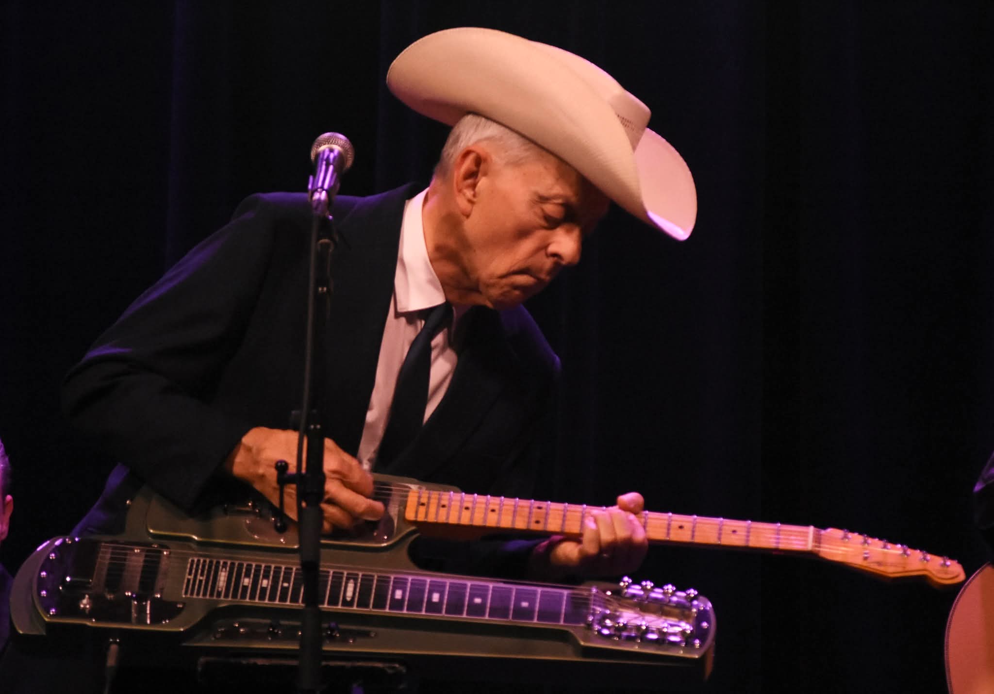 JuniorBrown2025-06-12IronHorseMusicHallNorthamptonMA (5).jpg